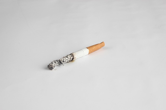 papírová cigareta