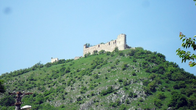 zřícenina hradu Děvín na Pálavě